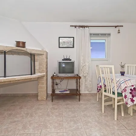 Aleksandra Apartment
